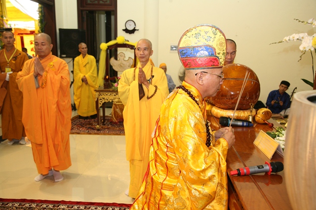 Chùm ảnh: Các phái đoàn viếng tang Cố Trưởng lão HT. Thích Chơn Thiện ngày 11/11