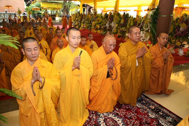 Chùm ảnh: Các phái đoàn viếng tang Cố Trưởng lão HT. Thích Chơn Thiện ngày 11/11