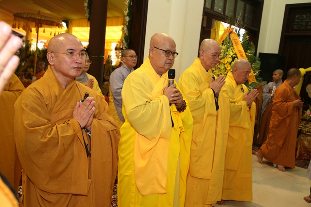 Chùm ảnh: Các phái đoàn viếng tang Cố Trưởng lão HT. Thích Chơn Thiện ngày 11/11