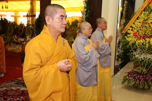 Chùm ảnh: Các phái đoàn viếng tang Cố Trưởng lão HT. Thích Chơn Thiện ngày 11/11