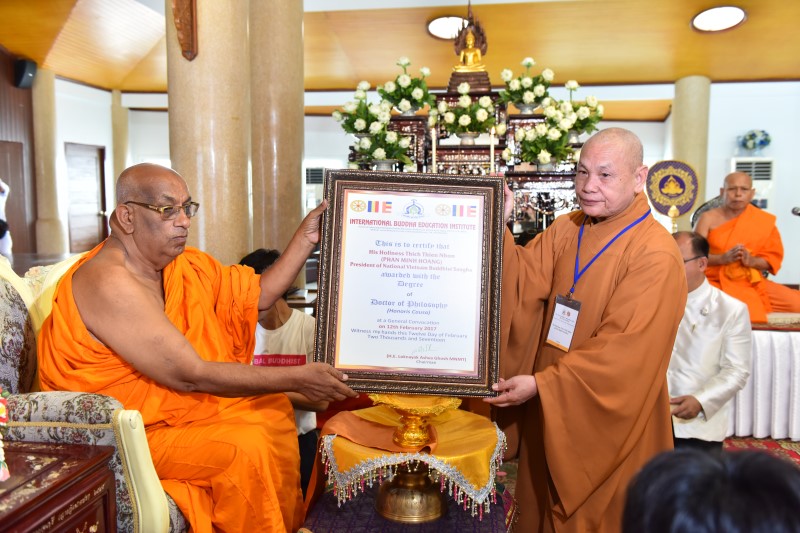 Quỹ Đạo Phật Ngày Nay vinh hạnh nhận được giải thưởng Đại sứ Phật giáo toàn cầu 2017
