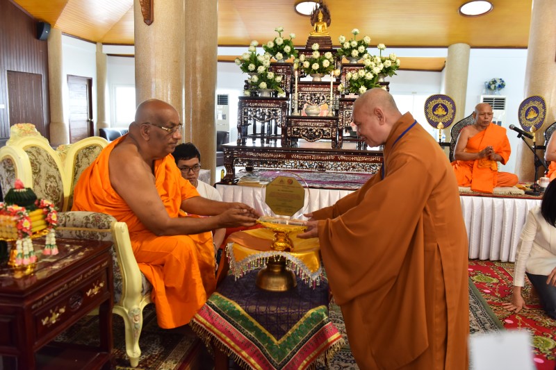 Quỹ Đạo Phật Ngày Nay vinh hạnh nhận được giải thưởng Đại sứ Phật giáo toàn cầu 2017