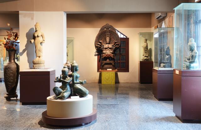 Thăm Bảo tàng Văn hóa Phật giáo Đà Nẵng