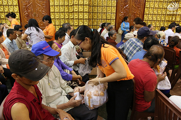 Quỹ Đạo Phật Ngày Nay - Tổng kết chương trình Quà Tết Yêu Thương - Đợt 2 tại TP. Hồ Chí Minh, Hà Tĩnh, Quảng Ngãi (C95)