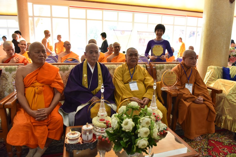 Quỹ Đạo Phật Ngày Nay vinh hạnh nhận được giải thưởng Đại sứ Phật giáo toàn cầu 2017