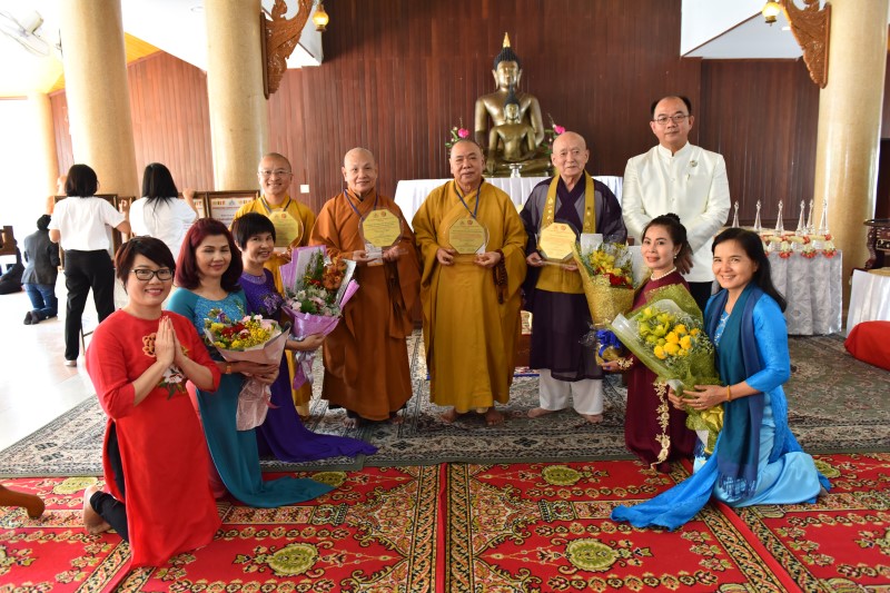 Quỹ Đạo Phật Ngày Nay vinh hạnh nhận được giải thưởng Đại sứ Phật giáo toàn cầu 2017
