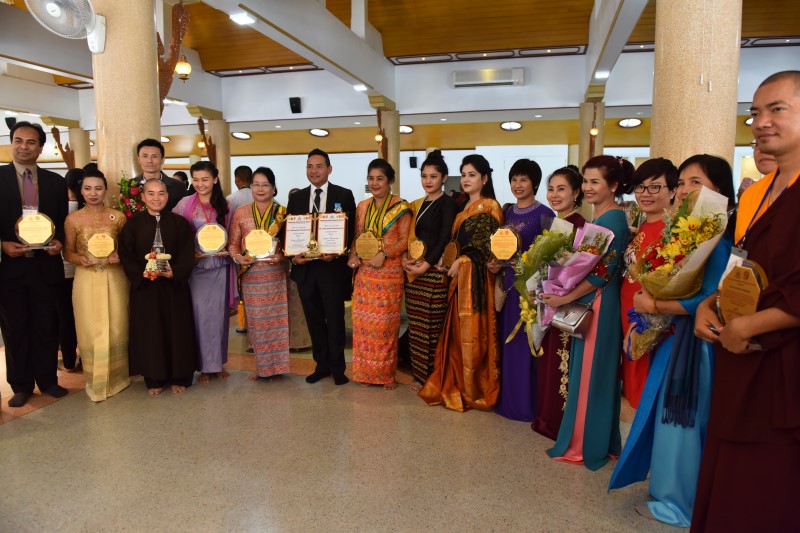 Quỹ Đạo Phật Ngày Nay vinh hạnh nhận được giải thưởng Đại sứ Phật giáo toàn cầu 2017