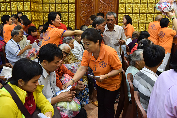 Quỹ Đạo Phật Ngày Nay - Tổng kết chương trình Quà Tết Yêu Thương - Đợt 2 tại TP. Hồ Chí Minh, Hà Tĩnh, Quảng Ngãi (C95)