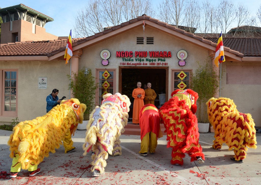 Viếng chùa miền Bắc California tết Đinh Dậu (2017)