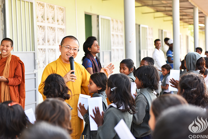 Quỹ Đạo Phật Ngày Nay - Tổng Kết Chương Trình Trao Quà Từ Thiện Và Cúng Dường Trai Tăng Tại Ấn Độ (C103)