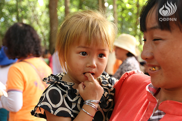 Quỹ Đạo Phật Ngày Nay: Tổng Kết Chương Trình  “Quà Tết Yêu Thương” cho kiều bào hồi hương tại hồ Dầu Tiếng - Tây Ninh (C92)