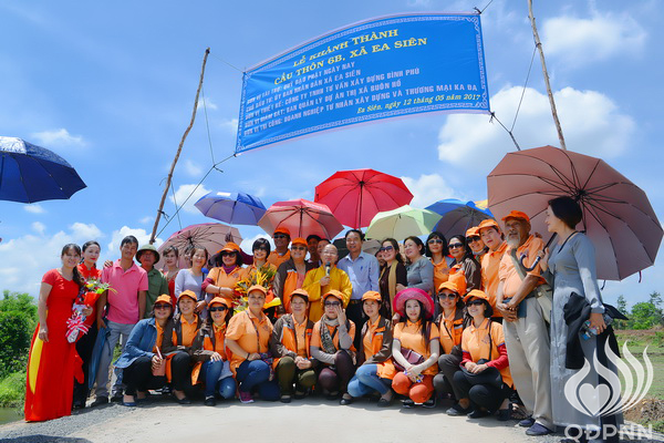 Quỹ Đạo Phật Ngày Nay: Lễ khánh thành “Nhịp cầu yêu thương” và Trao tặng yêu thương cho người khiếm thị, nạn nhân chất độc da cam &amp; Học sinh tại Đắk Lắk (C72d &amp; C107)