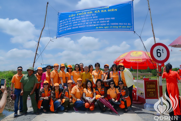 Quỹ Đạo Phật Ngày Nay: Lễ khánh thành “Nhịp cầu yêu thương” và Trao tặng yêu thương cho người khiếm thị, nạn nhân chất độc da cam &amp; Học sinh tại Đắk Lắk (C72d &amp; C107)