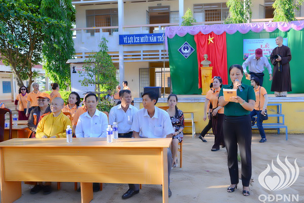 Quỹ Đạo Phật Ngày Nay: Lễ khánh thành “Nhịp cầu yêu thương” và Trao tặng yêu thương cho người khiếm thị, nạn nhân chất độc da cam &amp; Học sinh tại Đắk Lắk (C72d &amp; C107)