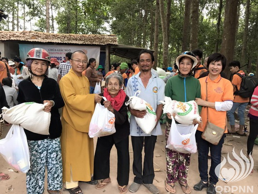 Quỹ Đạo Phật Ngày Nay: Tổng kết chương trình “Trao tặng yêu thương” đợt 2  tại hồ  Dầu Tiếng Tây Ninh (C100)