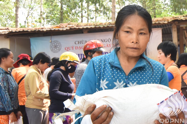 Quỹ Đạo Phật Ngày Nay: Tổng kết chương trình “Trao tặng yêu thương” đợt 2  tại hồ  Dầu Tiếng Tây Ninh (C100)