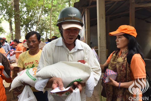 Quỹ Đạo Phật Ngày Nay: Tổng kết chương trình “Trao tặng yêu thương” đợt 2  tại hồ  Dầu Tiếng Tây Ninh (C100)
