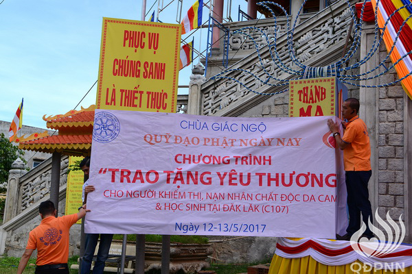 Quỹ Đạo Phật Ngày Nay: Lễ khánh thành “Nhịp cầu yêu thương” và Trao tặng yêu thương cho người khiếm thị, nạn nhân chất độc da cam &amp; Học sinh tại Đắk Lắk (C72d &amp; C107)