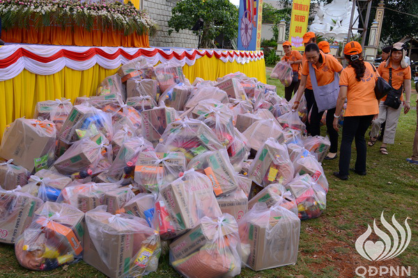 Quỹ Đạo Phật Ngày Nay: Lễ khánh thành “Nhịp cầu yêu thương” và Trao tặng yêu thương cho người khiếm thị, nạn nhân chất độc da cam &amp; Học sinh tại Đắk Lắk (C72d &amp; C107)