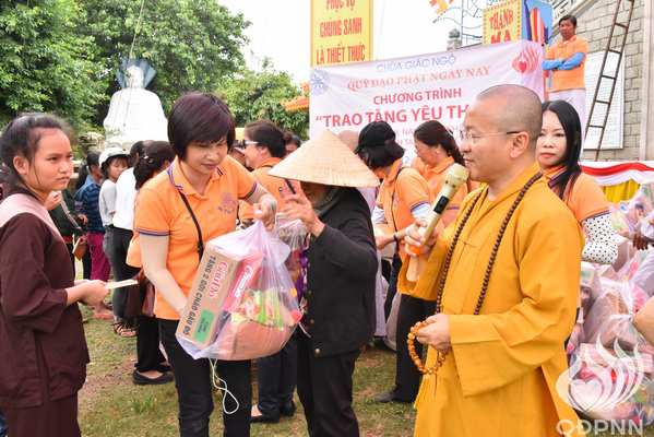 Quỹ Đạo Phật Ngày Nay: Lễ khánh thành “Nhịp cầu yêu thương” và Trao tặng yêu thương cho người khiếm thị, nạn nhân chất độc da cam &amp; Học sinh tại Đắk Lắk (C72d &amp; C107)