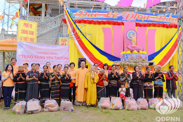 Quỹ Đạo Phật Ngày Nay: Lễ khánh thành “Nhịp cầu yêu thương” và Trao tặng yêu thương cho người khiếm thị, nạn nhân chất độc da cam &amp; Học sinh tại Đắk Lắk (C72d &amp; C107)