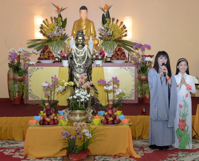 Pháp hội Quán Thế Âm và Lễ hoa đăng tại Niệm Phật Đường Fremont,California (Hoa Kỳ)