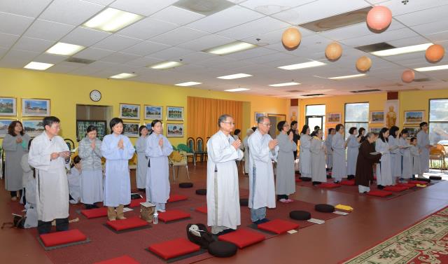 Pháp hội Quán Thế Âm và Lễ hoa đăng tại Niệm Phật Đường Fremont,California (Hoa Kỳ)