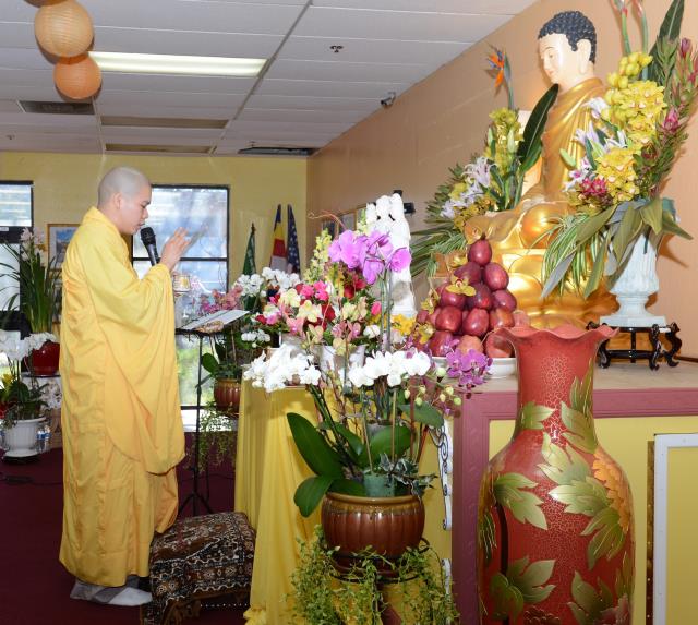 Pháp hội Quán Thế Âm và Lễ hoa đăng tại Niệm Phật Đường Fremont,California (Hoa Kỳ)