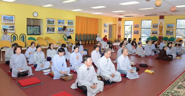 Pháp hội Quán Thế Âm và Lễ hoa đăng tại Niệm Phật Đường Fremont,California (Hoa Kỳ)