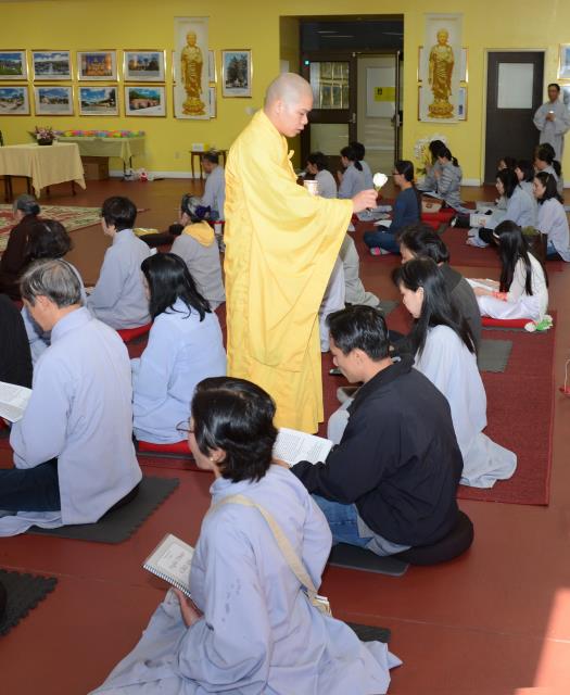 Pháp hội Quán Thế Âm và Lễ hoa đăng tại Niệm Phật Đường Fremont,California (Hoa Kỳ)