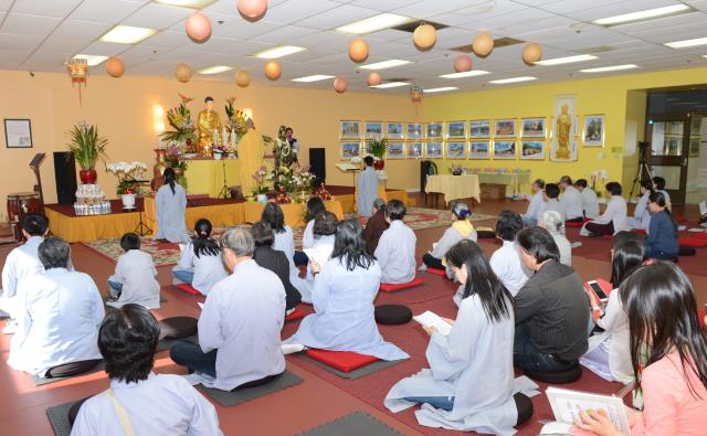 Pháp hội Quán Thế Âm và Lễ hoa đăng tại Niệm Phật Đường Fremont,California (Hoa Kỳ)