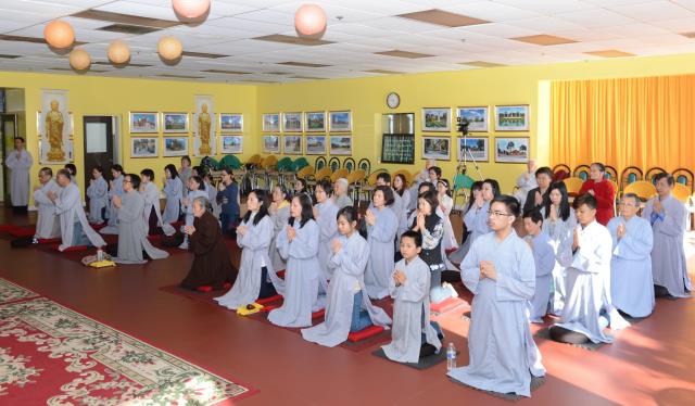Pháp hội Quán Thế Âm và Lễ hoa đăng tại Niệm Phật Đường Fremont,California (Hoa Kỳ)