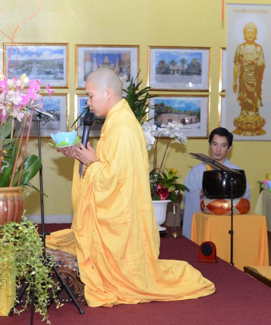 Pháp hội Quán Thế Âm và Lễ hoa đăng tại Niệm Phật Đường Fremont,California (Hoa Kỳ)