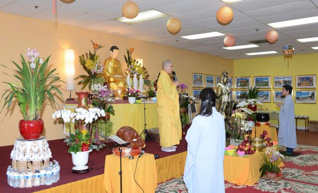 Pháp hội Quán Thế Âm và Lễ hoa đăng tại Niệm Phật Đường Fremont,California (Hoa Kỳ)