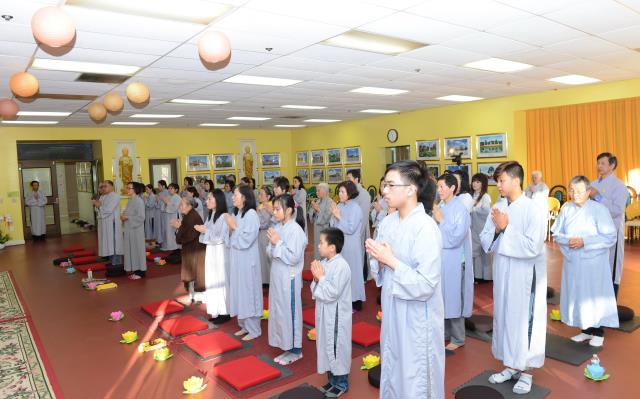 Pháp hội Quán Thế Âm và Lễ hoa đăng tại Niệm Phật Đường Fremont,California (Hoa Kỳ)