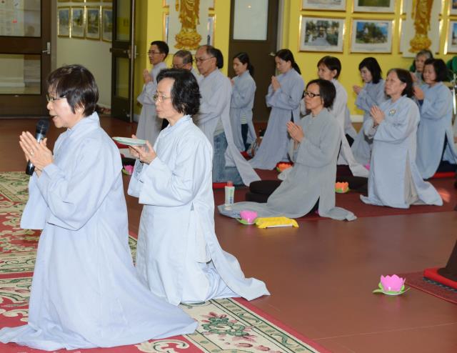 Pháp hội Quán Thế Âm và Lễ hoa đăng tại Niệm Phật Đường Fremont,California (Hoa Kỳ)