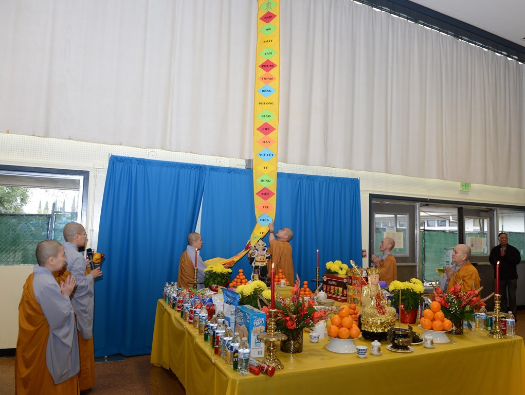 Pháp hội dược sư năm 2017 tại thành phố San Jose (Hoa Kỳ)