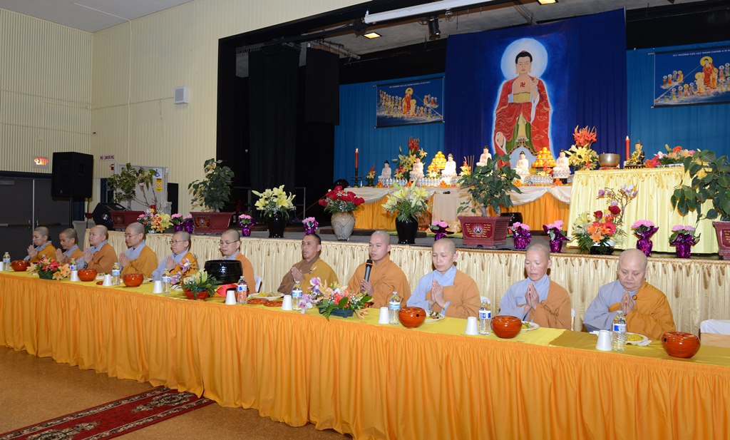 Pháp hội dược sư năm 2017 tại thành phố San Jose (Hoa Kỳ)