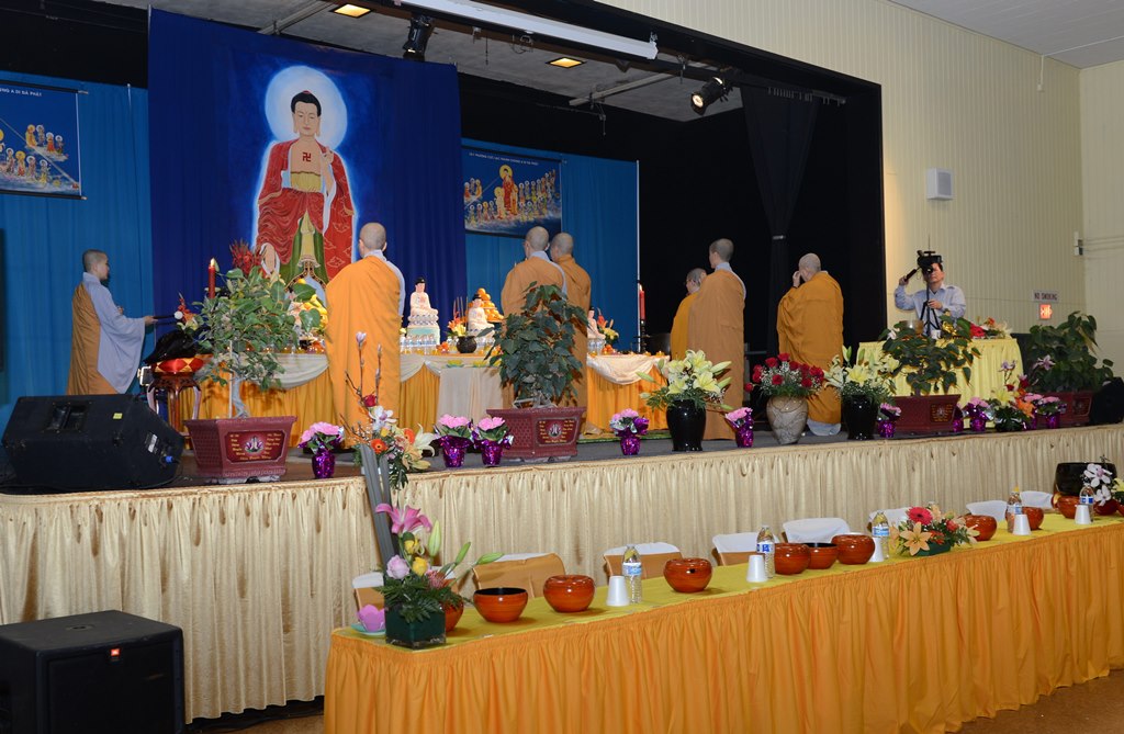 Pháp hội dược sư năm 2017 tại thành phố San Jose (Hoa Kỳ)