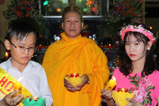 Đồng Tháp: Chùa An Khánh đêm hội hoa đăng Dược Sư