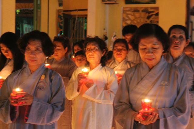 Đồng Tháp: Chùa An Khánh đêm hội hoa đăng Dược Sư
