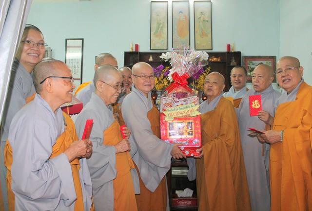 TP.Hồ Chí Minh: Phân ban Ni giới Trung Ương chúc tết lãnh đạo GHPGVN và các cấp chính quyền