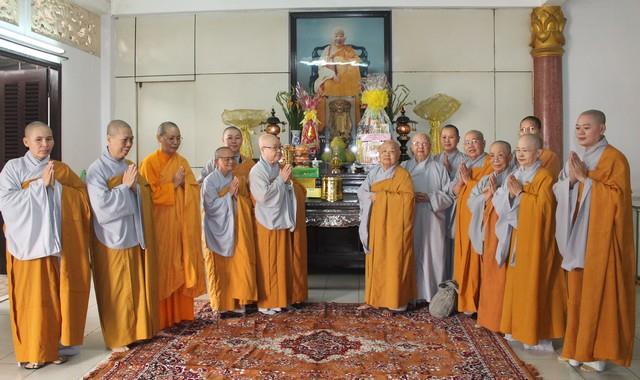 TP.Hồ Chí Minh: Phân ban Ni giới Trung Ương chúc tết lãnh đạo GHPGVN và các cấp chính quyền