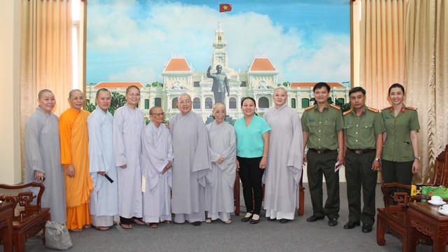 TP.Hồ Chí Minh: Phân ban Ni giới Trung Ương chúc tết lãnh đạo GHPGVN và các cấp chính quyền