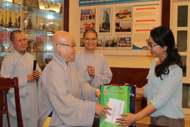 TP.Hồ Chí Minh: Phân ban Ni giới Trung Ương chúc tết lãnh đạo GHPGVN và các cấp chính quyền