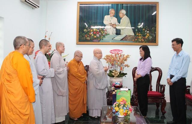 TP.Hồ Chí Minh: Phân ban Ni giới Trung Ương chúc tết lãnh đạo GHPGVN và các cấp chính quyền