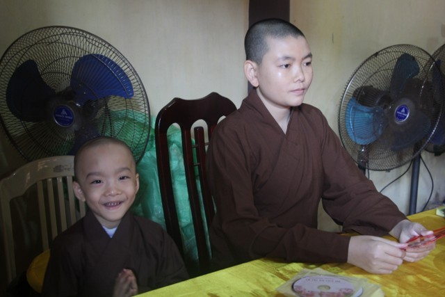 Thái Bình: Chùm ảnh không khí vui Tết xuân Đinh Dậu - chùa Từ Xuyên