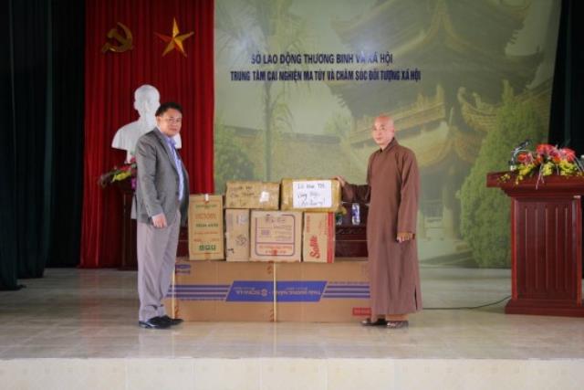 Thái Bình : Chùa Từ Xuyên Tặng Qùa Và Chia Sẽ Phật Pháp Cho Các Trại Viên Tại Trung Tâm Cai Nghiện Ma Túy Và Chăm Sóc Đối Tượng Xã Hội Tỉnh Thái Bình