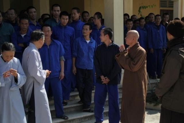 Thái Bình : Chùa Từ Xuyên Tặng Qùa Và Chia Sẽ Phật Pháp Cho Các Trại Viên Tại Trung Tâm Cai Nghiện Ma Túy Và Chăm Sóc Đối Tượng Xã Hội Tỉnh Thái Bình
