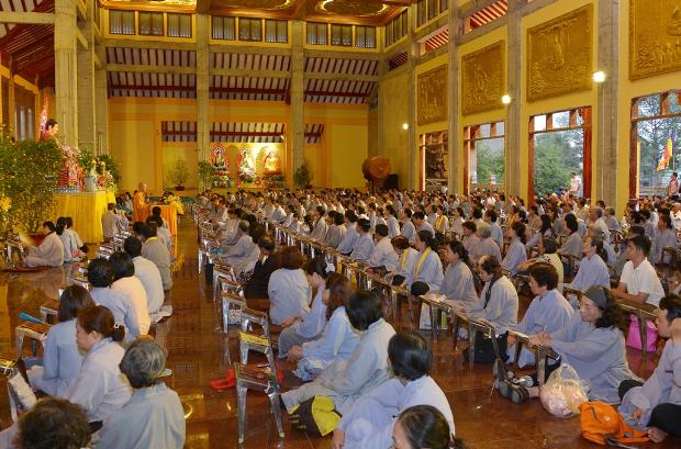 HT. Thích Trí Quảng thuyết giảng tại Việt Nam Quốc Tự